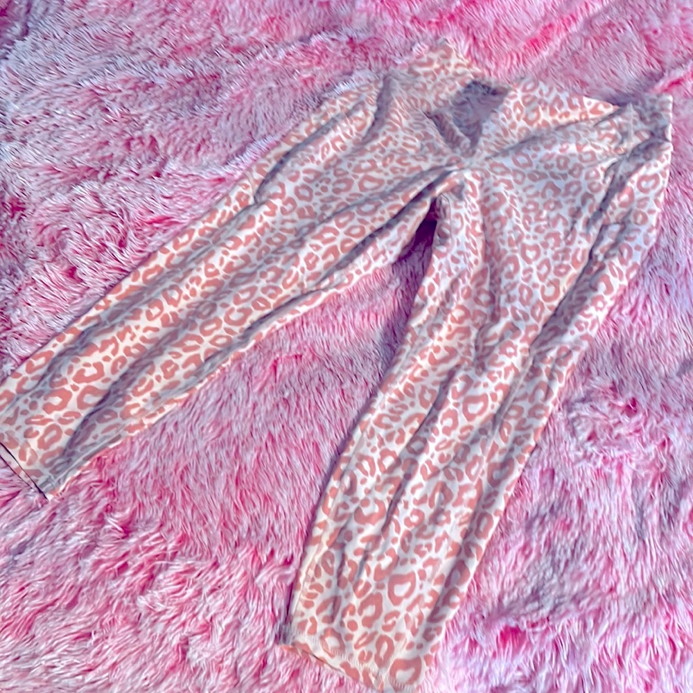Pink leopard active pants